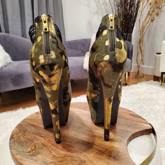 London Trash - Camouflage Print Pumps (36) - Picture 2 of 5